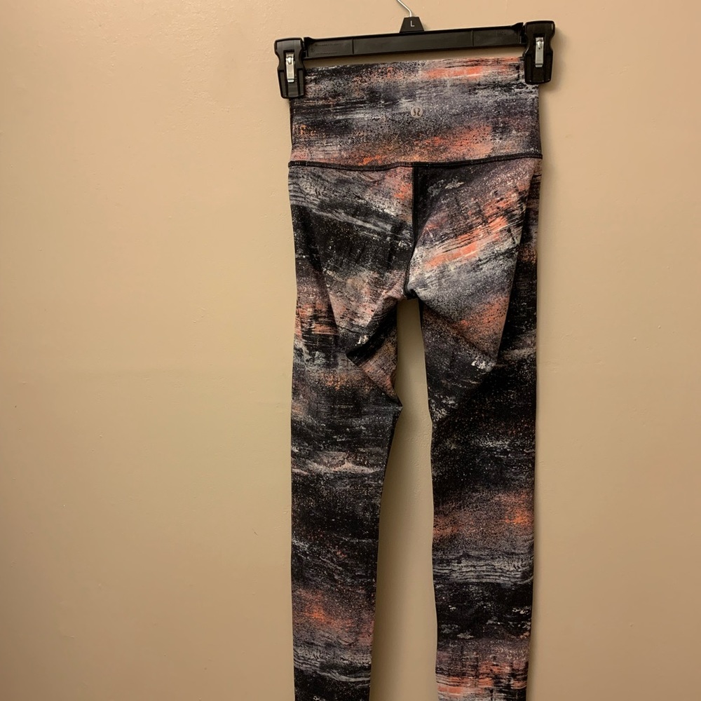 Lululemon - Picture 2 of 6